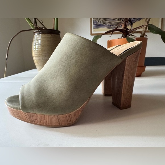 Chinese Laundry Khaki Block Heel Platform Mules - Picture 3 of 7